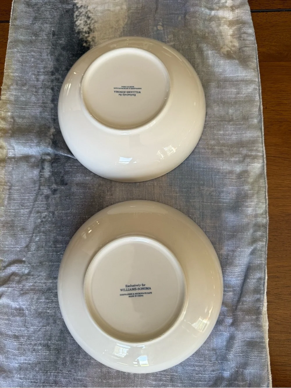 Set of 2 bowls Williams Sonoma Fleur Red Spanish flower Vibrant 8”